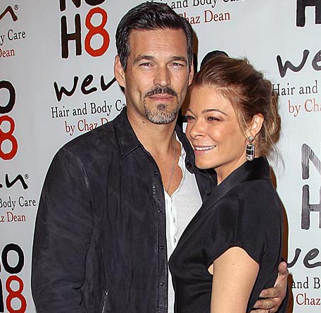 Leann Rimes plans baby with husband