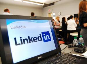 LinkedIn begins rolling out new Facebook-Like feature