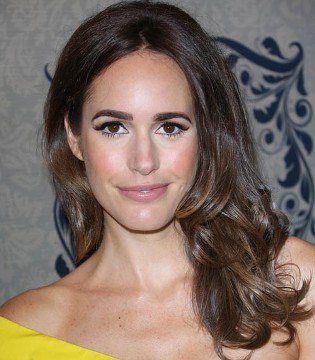 Wear old oufits with new accessories: Louise Roe