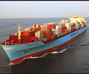 Maersk Alabama's captain stands firm on his account, though crew has opposite views