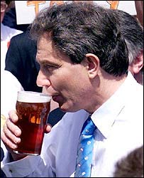 Indian researcher shows most people do judge a drink by its container