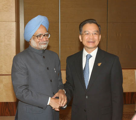 Manmohan to meet Wen to kickstart busy day in Thailand