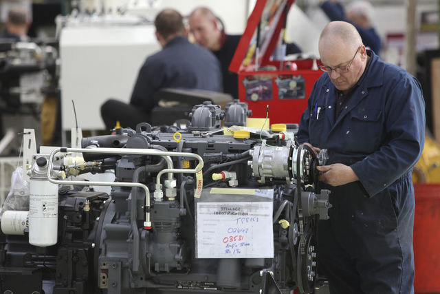 UK output lowest since 2009, says survey