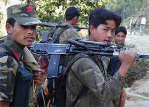 Maoists blow up building in Jharkhand