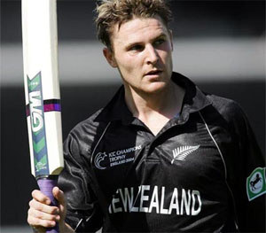 McCullum spurred New Zealand thrash Pakistan by 64 runs in second ODI
