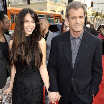 Mel Gibson, Russian lover ‘live in separate houses’