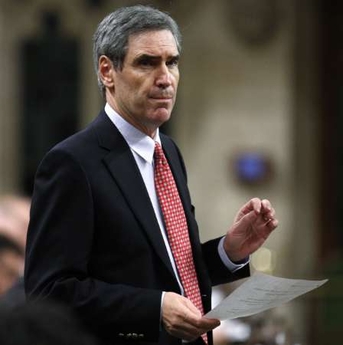 Bus breakdown halts Ignatieff tour