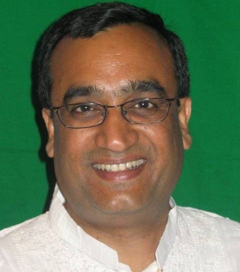 Kashmiri school children meet Union Minister Ajay Maken in New Delhi