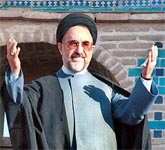 Iran reformist defends Khatami's hand-shaking with European woman