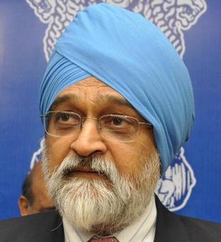Too high reserve price for 2G spectrum was a mistake: Montek Singh Ahluwalia