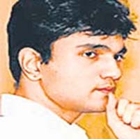 What prompted director Mudassar to carry Sush?