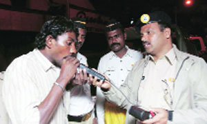 Mumbai traffic cops book 840 motorists for drunk driving