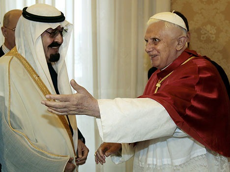 Catholic and Muslim leaders meet for historic talks 