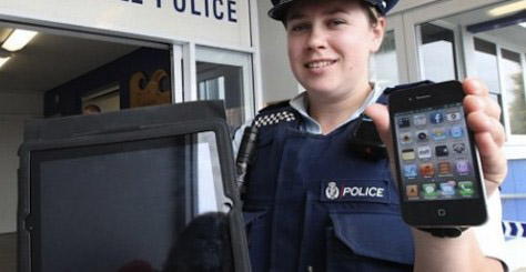 NZ police force to be equipped with iPhones and iPads