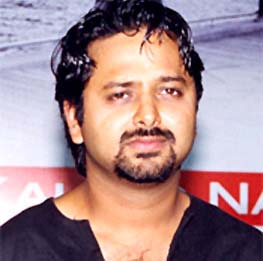Nikhil Advani hunts for junior Akshay Kumar