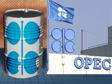 OPEC oil price slides below 40 dollars again despite cutback move