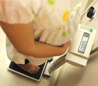 Overweight mums linked with premature babies
