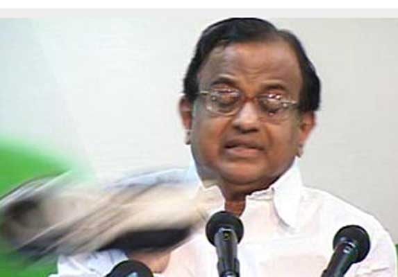 Now, an Indian journalist throws a shoe at Chidambaram