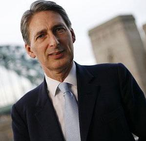 Hammond calls for early delivery from rail services report