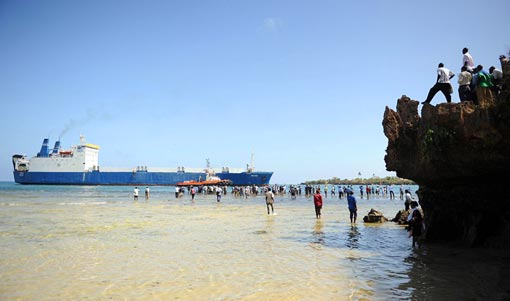 Somali pirates hijack Spanish fishing vessel