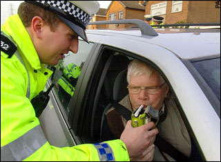 Police-arrest-drink-drivers