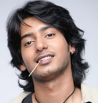Prajwal, Ravishankar put up a good show in 'Kote'
