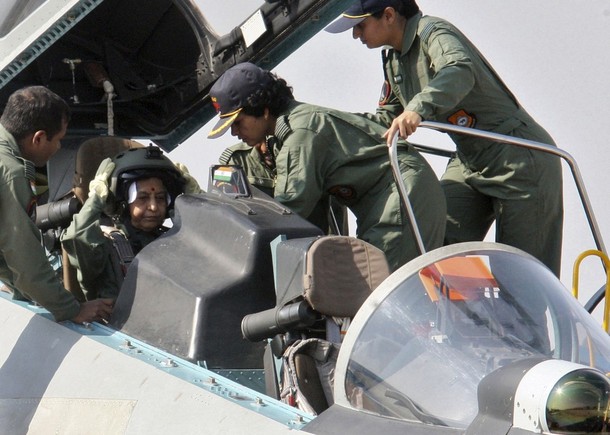 President Patil flies in Sukhoi in a special G-Suit