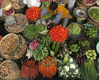 RBI hints at hiking policy rates to contain inflation