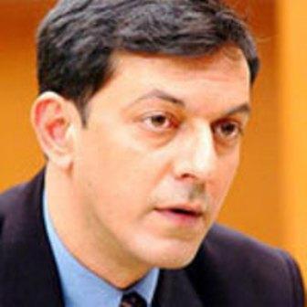 I thrive on meaty roles in small films: Rajat Kapoor