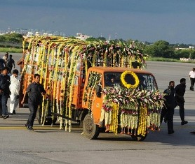 YSR''s body reaches Lal Bahadur Stadium, lies in state