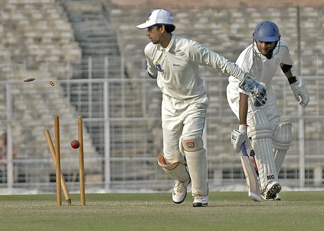 Uttar Pradesh, Karnataka, Mumbai in sight of semi-final spots