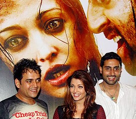 Ravi Kishan thanks Abhishek and Aishwarya for saving his life