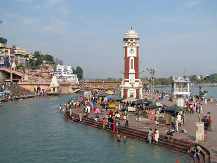 Rishikes-holy-dip