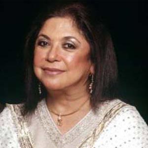 Ritu Kumar brings royalty on ramp with Sharmila, Soha