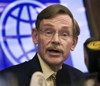 Zoellick supports BRICS’ plans for development bank