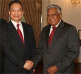 Singaporean President SR Nathan and Prime Minister Lee Hsien Loong