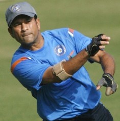 Support pours in for Tendulkar after being slammed by Shiv Sena