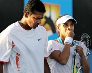 Mahesh Bhupathi, Sania Mirza return home