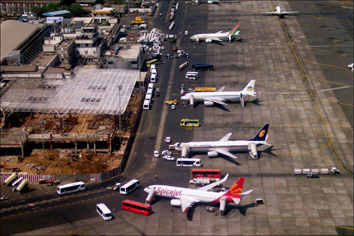 Mumbai’s Santa Cruz terminal to cater only to budget carriers from mid-2015