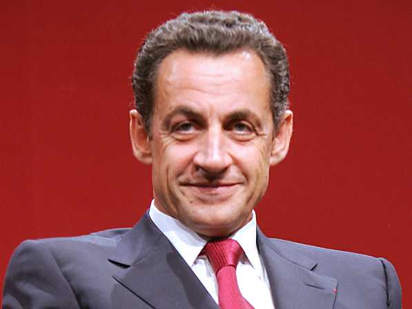 Sarkozy visits town of 1,600 - accompanied by 700 police 