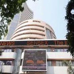 Sensex trades flat, bank stocks plunge