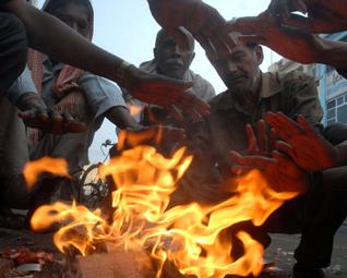 Severe cold wave continues to grip north India; death toll reaches 107 in UP 