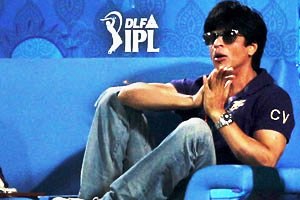 SRK in Kochi for IPL match, says he's thrilled to be here