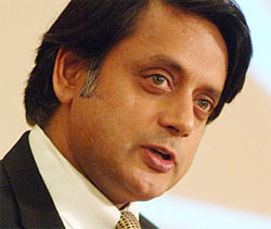 Headley’s visa papers found: Tharoor