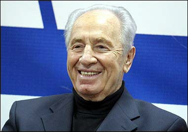 Peres: Israel not planning Iran attack 