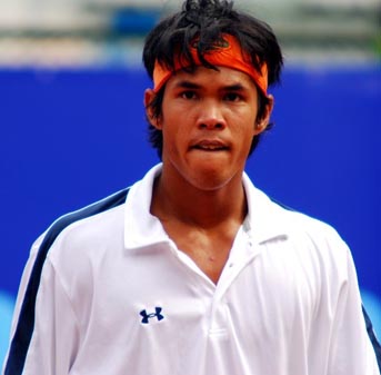 Somdev beats Roger-Vasselin, plays Djokovic