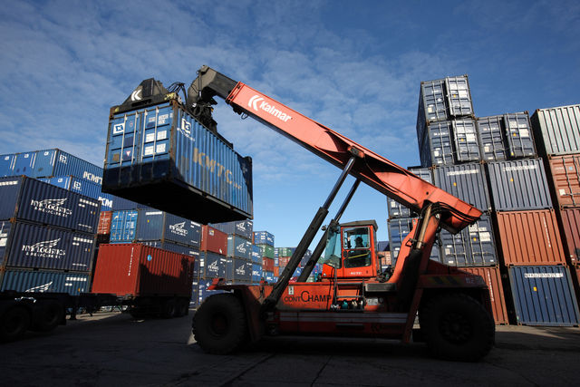 South Korean Trade Surplus at $2.7 Billion