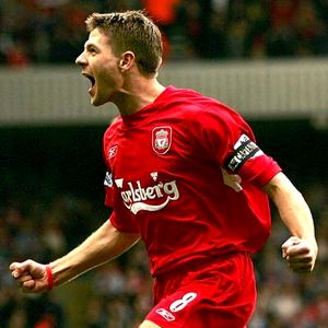Gerrard gets text messages of support from England mates