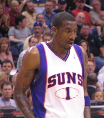 Suns' Stoudemire has eye surgery, expected to miss eight weeks