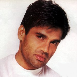 'Red Alert', 'Border' are films you need to do: Suniel Shetty